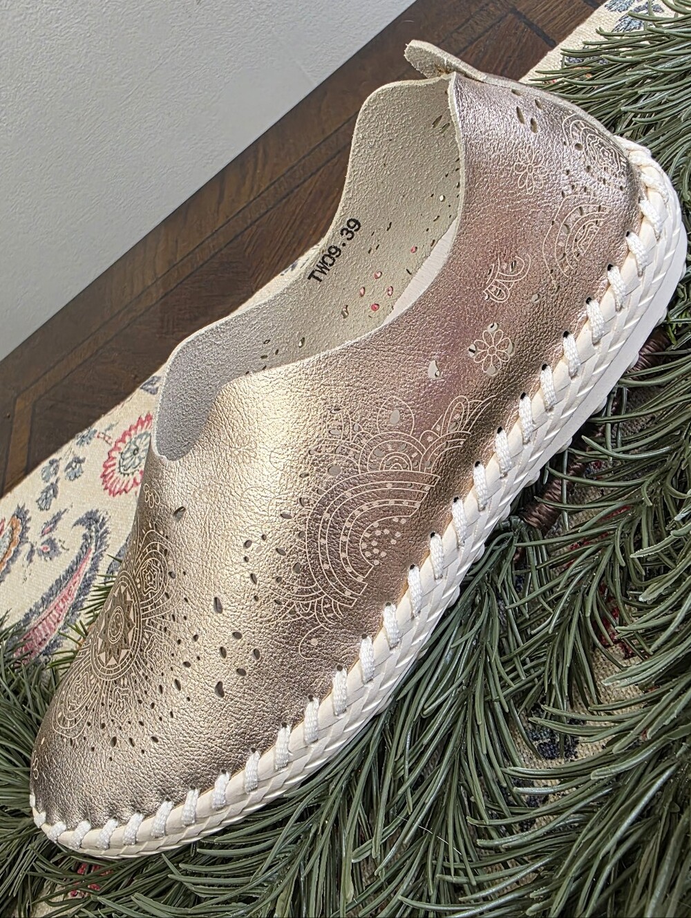 bernie mev. Women's TW 09 Slip-on in Rose Gold